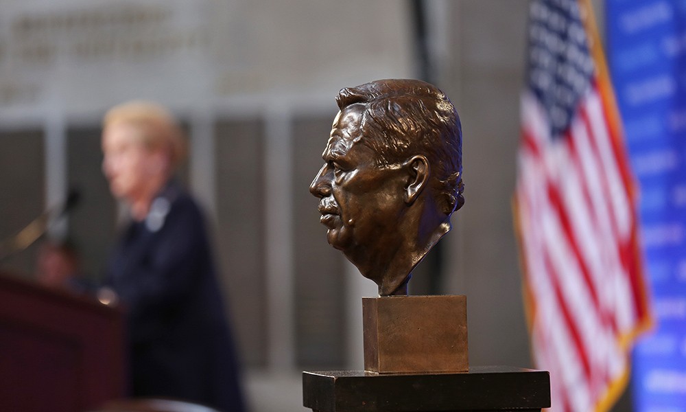 Photo of Vaclav Havel's bust unveiled at Columbia's World Leaders Forum