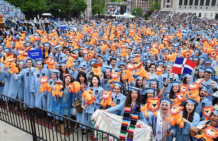 Photo credit Eileen Barroso Photo of Columbia College students at Commencement.