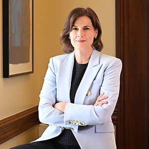 Claire Shipman headshot