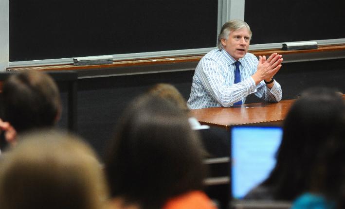President Bollinger teaches course, "Freedom of Speech and Press." Photo credit Eileen Barroso Photo of President Bollinger teaching course on the First Amendment