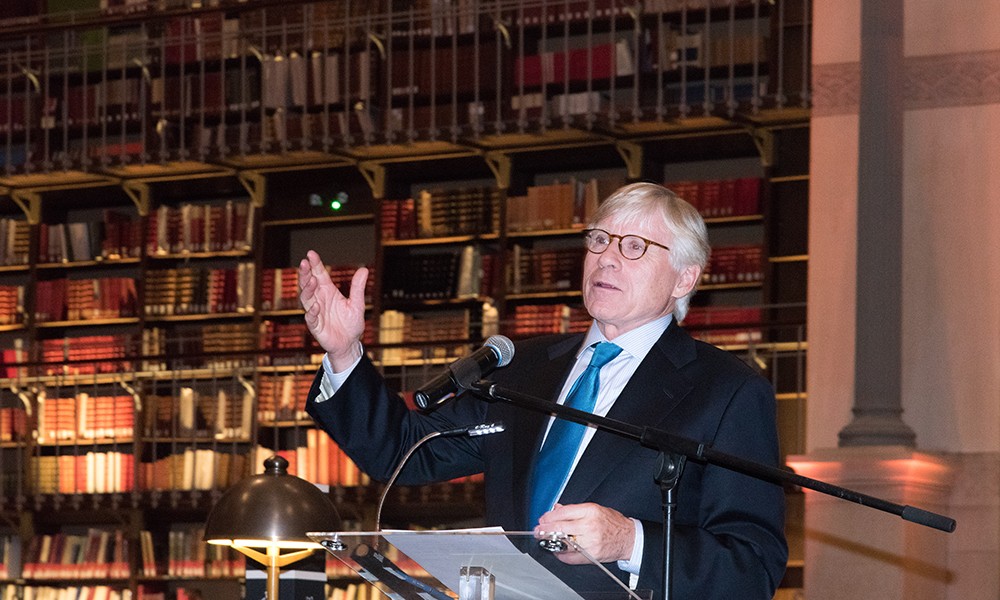 Photo of Lee Bollinger in the Salle Labrouste